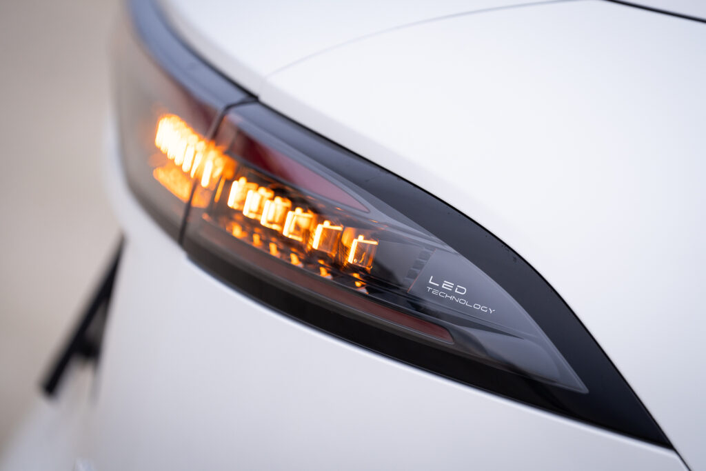 Chery Tiggo 9 LED hátsó lámpájának részlete.